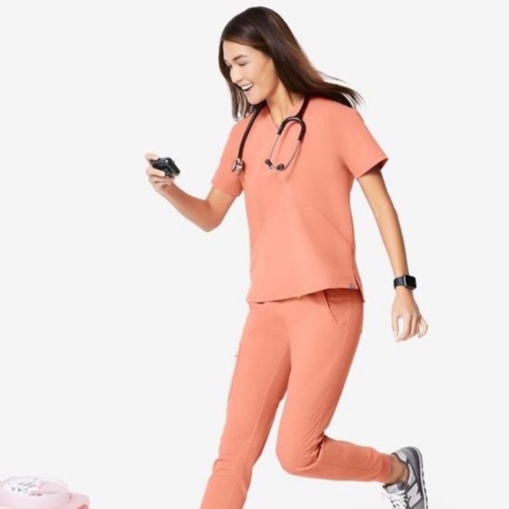 FIGS CATARINA SCRUB TOP. LTD EDITION: CORAL!!! SMALL